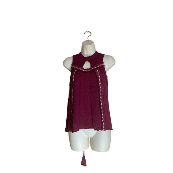 Moon River Maroon Keyhole Tie Back Sleeveless Blouse - Picture 1 of 5